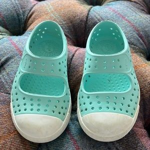 Toddler native shoes s 6